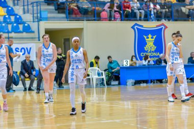 csm targoviste, play, game, baschet, brasov, women, sport, rakip, woman athlete, Ladies, indoor sports, dribble, women basketball, profesyonel meslek, player in motion, war, 24 saniye, making a basket, court, team, olimpia brasov, active, v,