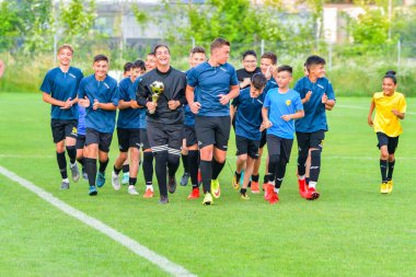 BRASOV, ROMANIA - 25 Haziran 2019: Meçhul Futbolcu, SR Brasov - FCSB, Silviu Ploesteanu Stadyumu. , Brasov, Romanya