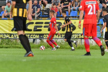 BRASOV, ROMANIA - 25 Haziran 2019: Meçhul Futbolcu, SR Brasov - FCSB, Silviu Ploesteanu Stadyumu. , Brasov, Romanya