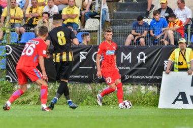 BRASOV, ROMANIA - 25 Haziran 2019: Meçhul Futbolcu, SR Brasov - FCSB, Silviu Ploesteanu Stadyumu. , Brasov, Romanya