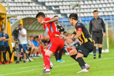 BRASOV, ROMANIA - 25 Haziran 2019: Meçhul Futbolcu, SR Brasov - FCSB, Silviu Ploesteanu Stadyumu. , Brasov, Romanya