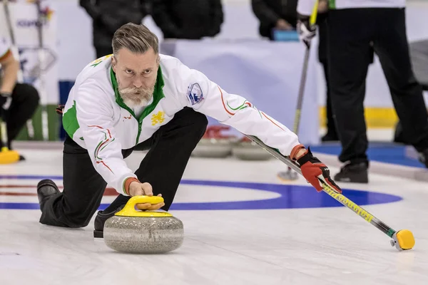 Brasov Romania Aprile 2019 Competitore Sconosciuto Giocare Curling Nei Campionati — Foto Stock