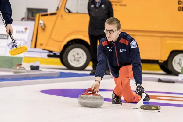 Brasov Romania Aprile 2019 Competitore Sconosciuto Giocare Curling Nei Campionati — Foto Stock