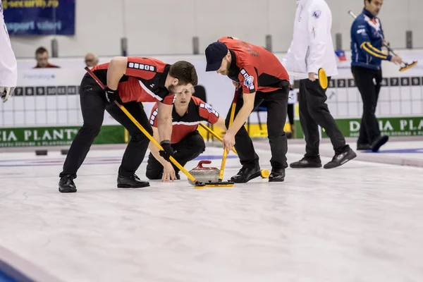 Brasov Romania Aprile 2019 Competitore Sconosciuto Giocare Curling Nei Campionati — Foto Stock