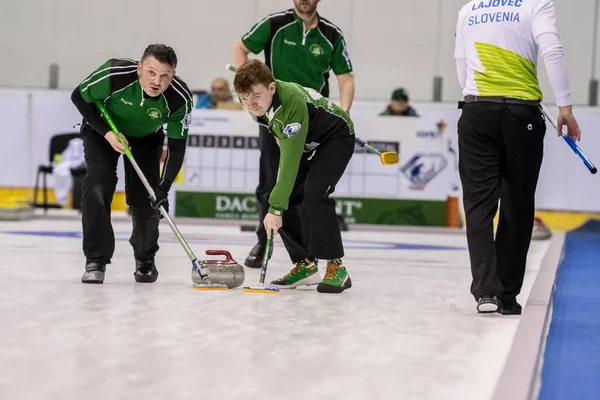 Brasov Rumänien April 2019 Unbekannter Teilnehmer Spielen Curling Bei Der — Stockfoto