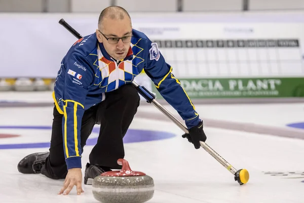 Brasov Romania Aprile 2019 Competitore Sconosciuto Giocare Curling Nei Campionati — Foto Stock