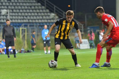 BRASOV, ROMANIA - 25 Haziran 2019: Meçhul Futbolcu, SR Brasov - FCSB, Silviu Ploesteanu Stadyumu. , Brasov, Romanya