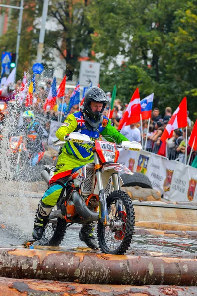 Sibiu Romania Luglio Sconosciuto Concorrente Red Bull Romaniacs Hard Enduro — Foto Stock