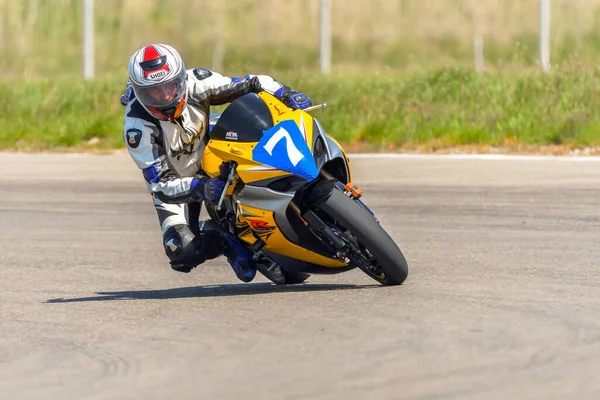 Motopark Rumania Rumania Abril 2017 Pilotos Desconocidos Compitiendo Bmu European —  Fotos de Stock