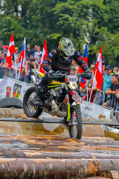 Sibiu Romania 7月28日 Red Bull Romaniacs Hard Enduro Rallyで知られていないライバル 世界で最も過酷なエンデューロ — ストック写真