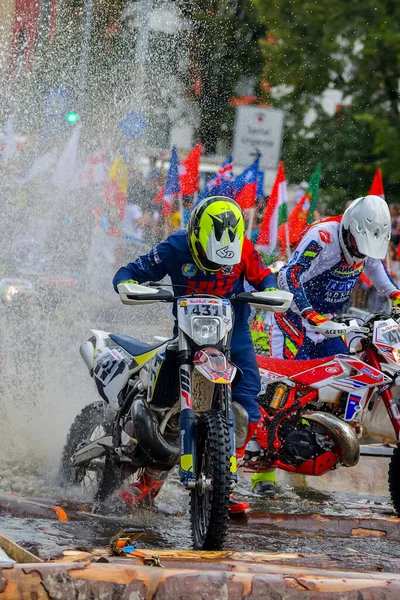 Sibiu Romania 7月28日 Red Bull Romaniacs Hard Enduro Rallyで知られていないライバル 世界で最も過酷なエンデューロ — ストック写真