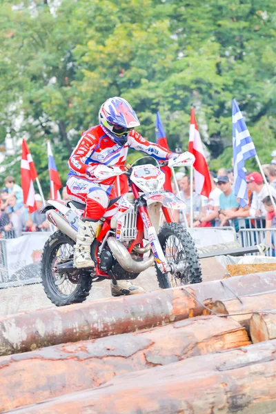 Sibiu Romania Luglio Sconosciuto Concorrente Red Bull Romaniacs Hard Enduro — Foto Stock