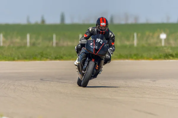 Motopark Rumania Rumania Abril 2017 Pilotos Desconocidos Compitiendo Bmu European —  Fotos de Stock