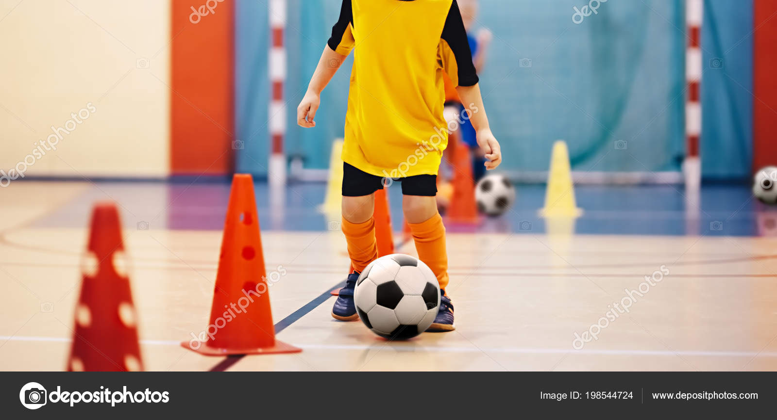 Gol Gol Futebol Com Quatro Cones Jogar Bola