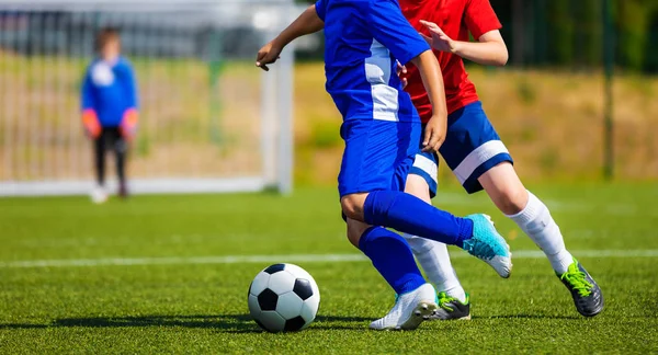 Mecz Piłki Nożnej Boisku Chłopcy Trening Piłki Nożnej Piłkarze Dzieci — Zdjęcie stockowe
