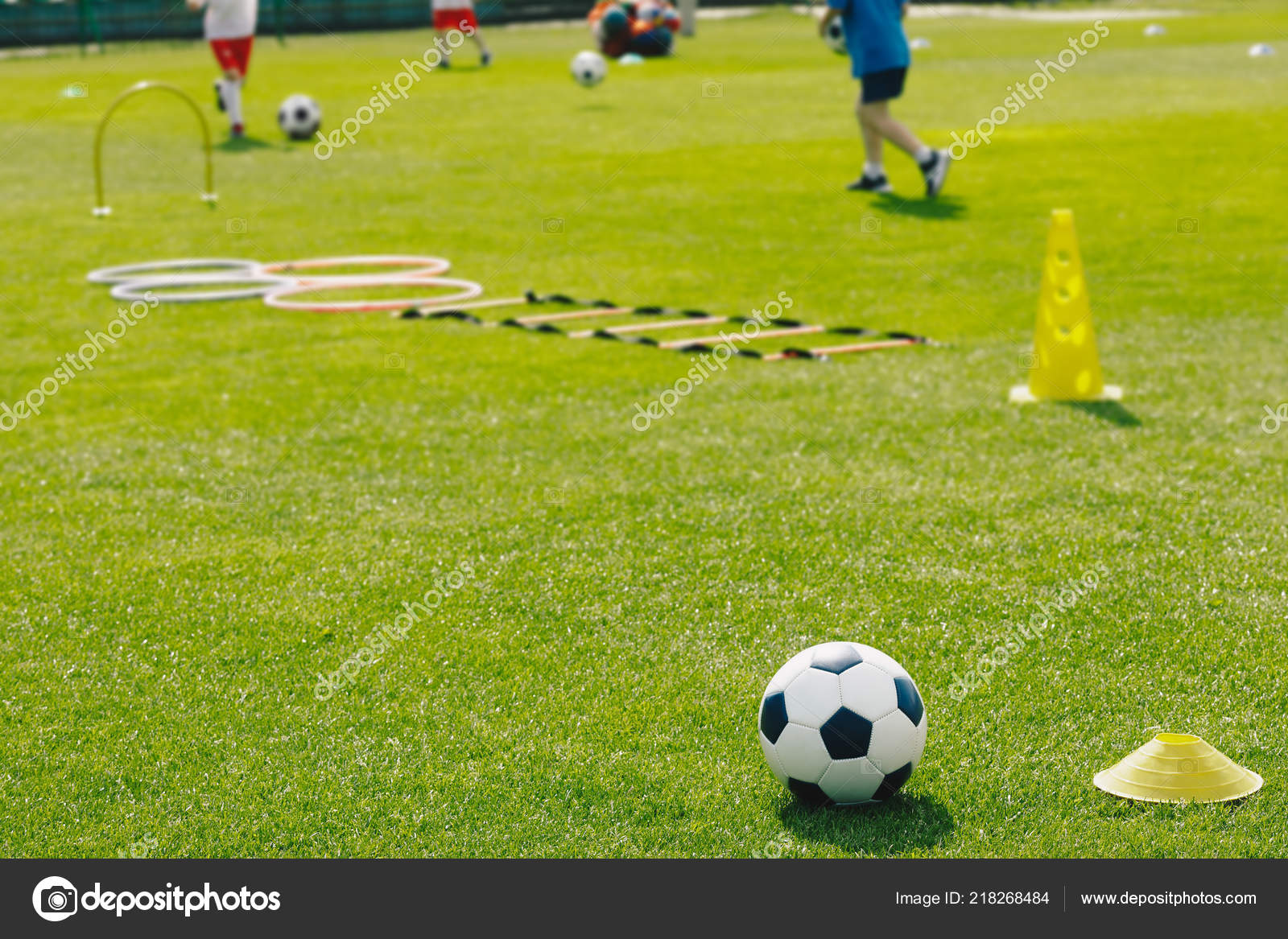 Treinamento De Futebol Para Crianças. Sessão De Treinamento De