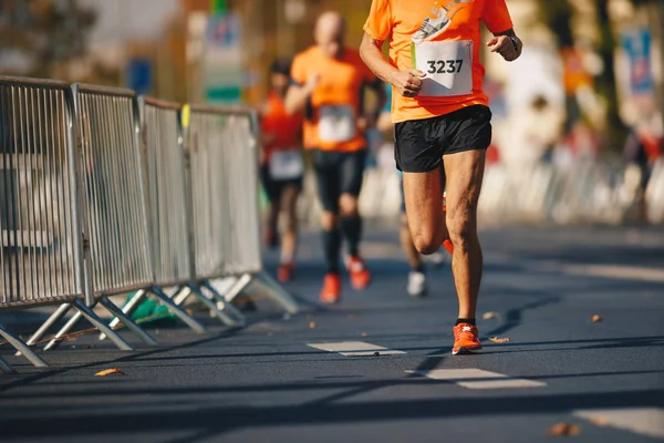 Marathon Kör Lopp Människor Fötter Höstens Road Löpare Springa Urban — Stockfoto