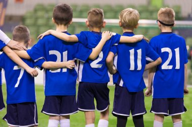 Futbol Penaltı Vuruşları. Genç futbolcular. Genç Çocuklar Turnuva Futbol Maçı Oynuyor. Genç Futbol Kulübü Futbolcuları