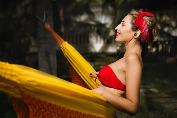 Attractive Young Woman Laying Relaxing Orange Hammock While Vacation Tropical — Stock Photo, Image