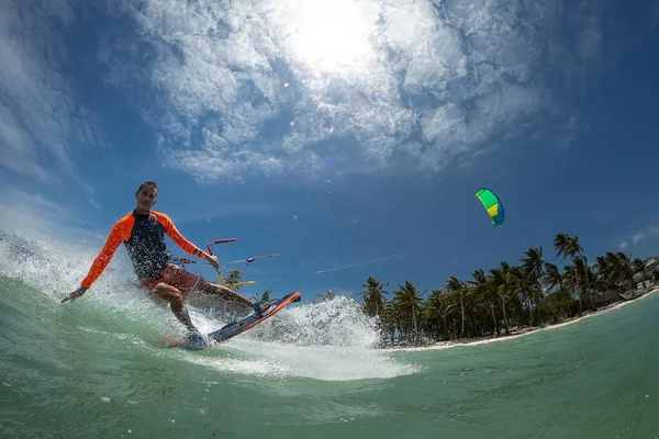 Surfista Cometas Monta Las Olas —  Fotos de Stock