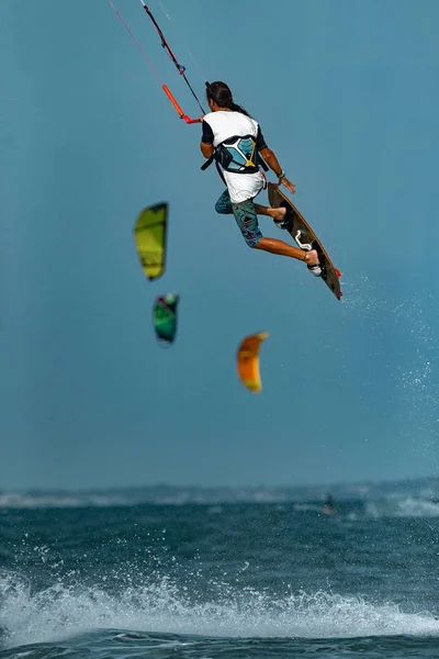 Kitesurfer in azione — Foto Stock