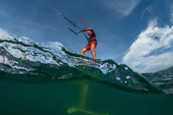 Surf rides Hydrofoilkite — Stock Photo, Image