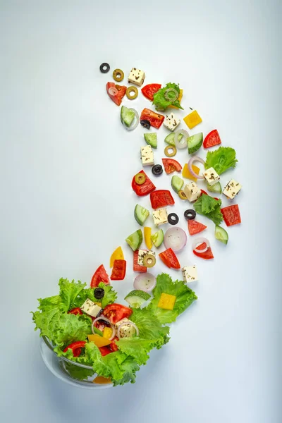 Caesar Salat Mit Den Zutaten Huhn Parmesan Gemüse Brot Und — Stockfoto