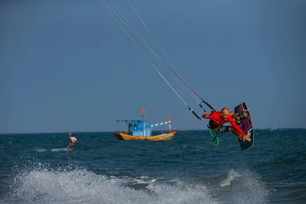 Відбувається Хвилях Моря Пляжі Муй Фан Тіт Бінх Туан Єтнам — стокове фото