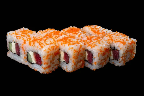 Uramaki Maki Sushi Två Rullar Svart Bakgrund Philadelphiaost Tonfisk Gurka — Stockfoto