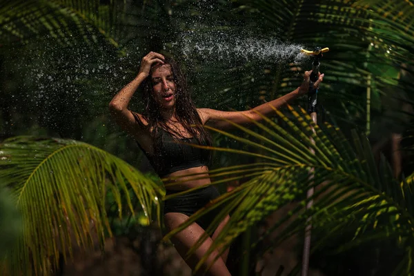 Beautiful Young Woman Watering Herself Summer Tropical Garden Garden Hose — Stock Photo, Image