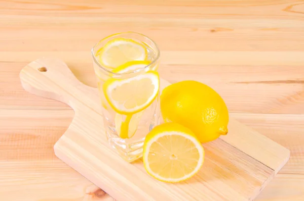 Glasses Lemonade Lemons Wooden Background — Stock Photo, Image