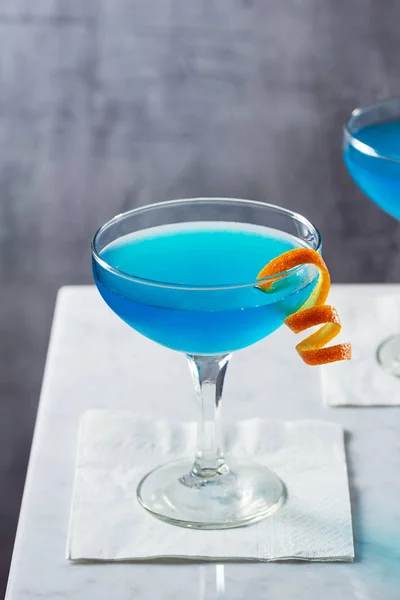 Gekoeld Blue Lagoon Blue Hawaii Cocktail Glas Goblet Met Een — Stockfoto