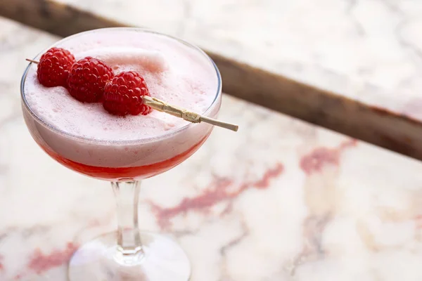 Roze Klaver Club Cocktail Drinken Coupe Glas Met Laag Schuim — Stockfoto