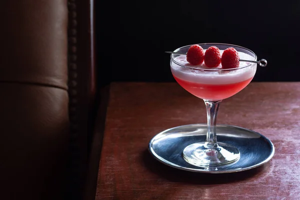 Clover Club Cocktail Sour Drink Gin Raspberries Egg White Foam — Stock Photo, Image