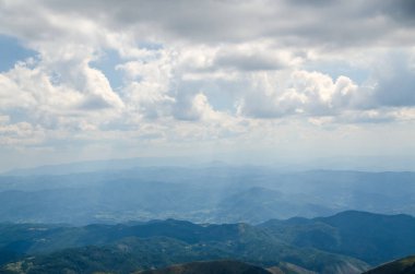 Yaz aylarında dağ Kopaonik, Sırbistan, pastoral manzara