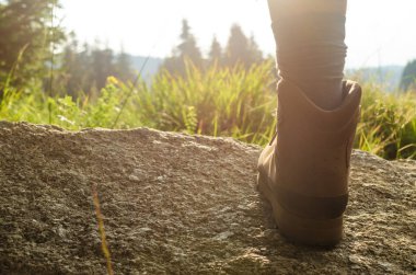 Hiking ayakkabı taş