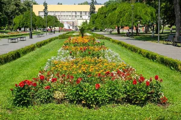 Offentlig park - Vrnjacka Banja, Serbien — Stockfoto