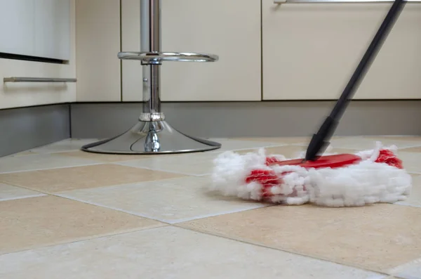 Mop while cleaning — Stock Photo, Image