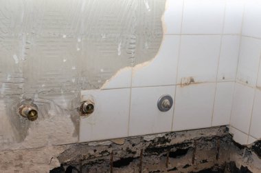 Yenileme sırasında eski fayanslar