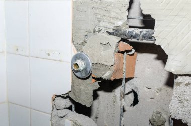 Duvar yeniden inşa çalışmaları