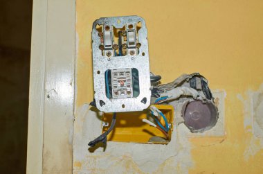 Modüler ışık anahtarlayıcı montajı