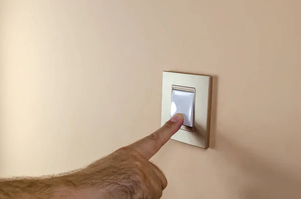 Pulsando Botón Interruptor Luz Para Encender Apagar Luz —  Fotos de Stock