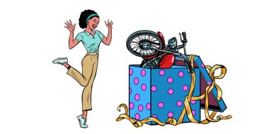 Motosiklet tatil hediye kutusu. Afrikalı kadın komik tepki izole beyaz arka plan üzerinde