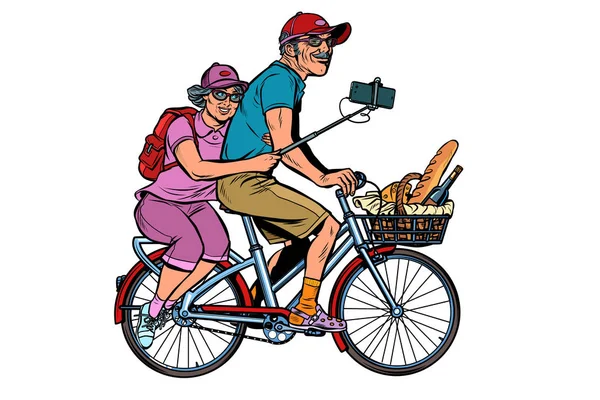 Старик и старушка путешествуют на велосипеде, селфи на смартфоне — стоковый вектор