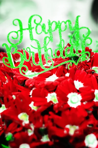 Arreglo Floral Con Signo Feliz Cumpleaños — Foto de Stock