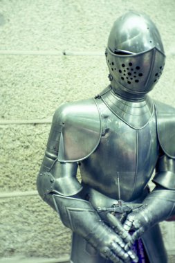 Savaşçı şövalye zırhı portresi. Hiçbir insan