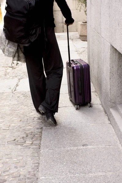 Man Walking His Suitcase Street City — Stock Photo, Image
