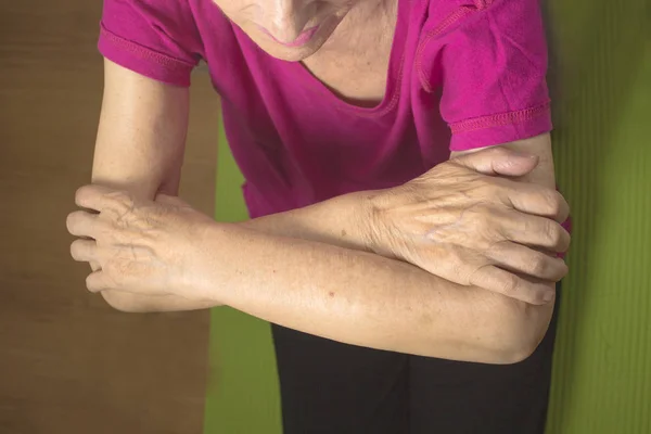 Ejercicios Rehabilitación Para Una Mujer Mayor Con Accidente Cerebrovascular — Foto de Stock