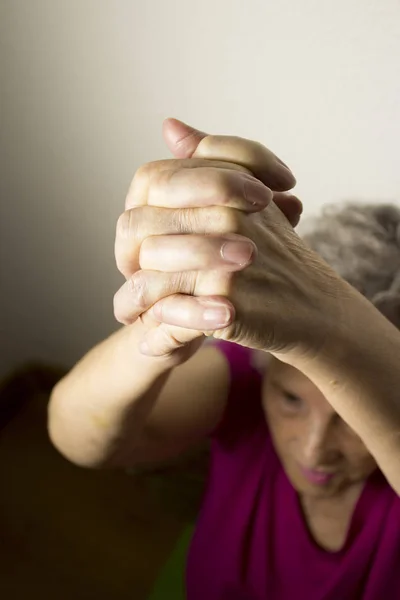 脳卒中高齢の女性のリハビリ訓練 — ストック写真