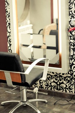 İstemciler için sandalye ile bir güzellik salonu parçası